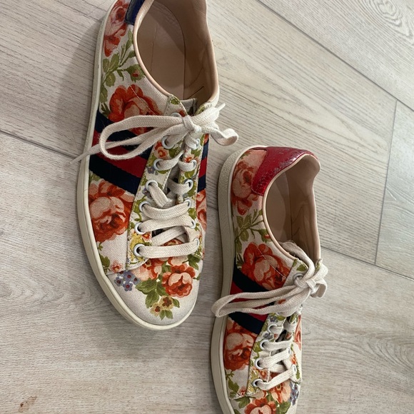 Gucci Floral Canvas Sneakers.  38.5 - Picture 3 of 7